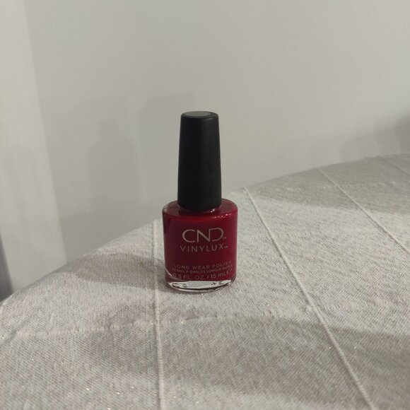 *NEW* CND VINYLUX LONG WEAR NAIL POLISH - Picture 2 of 4